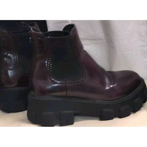 CIRCUS NY BY SAM EDELMAN Danielle Lug Sole Chelsea Boots Size Women's 5 - Picture 2 of 11